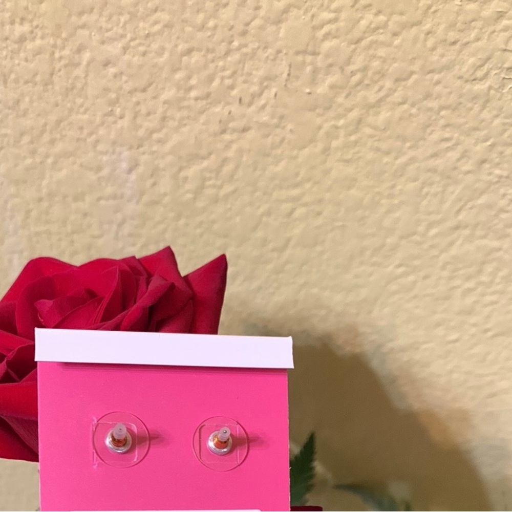 New Bestsey Johnson Earrings - Picture 8 of 8